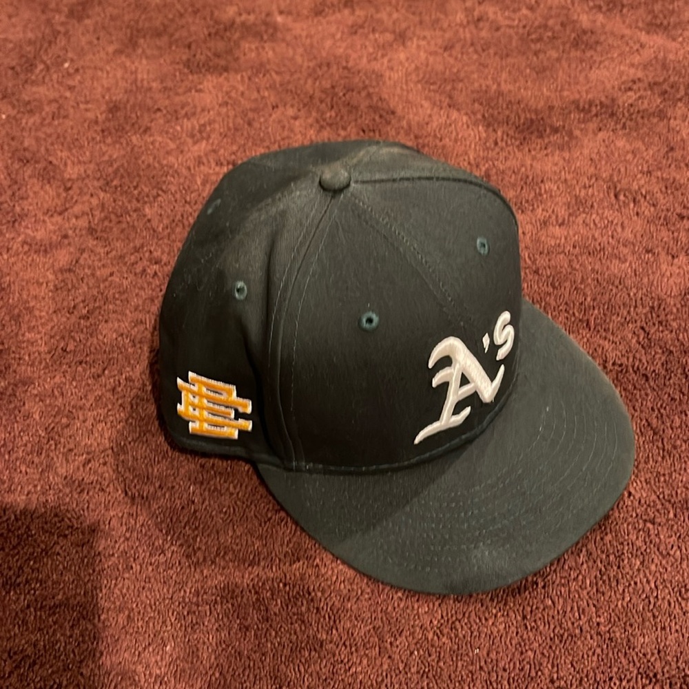 EE HAT size 7 3/8